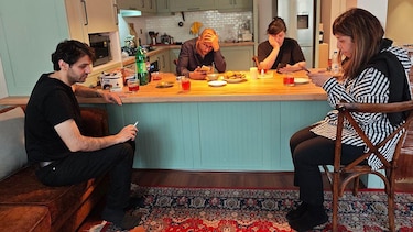 Pánico en las calles y alivio para algunos: la reacción en Teherán al ataque de Estados Unidos e Israel contra Irán