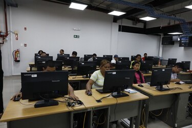 Inadeh lanza nuevos programas de formación en Cuidado a Personas Mayores y Programación Web