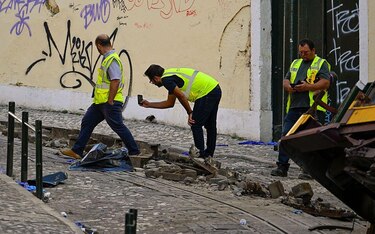 Qué se sabe del accidente del histórico funicular de Lisboa que dejó al menos 16 muertos