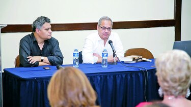Amor y peligros en altamar