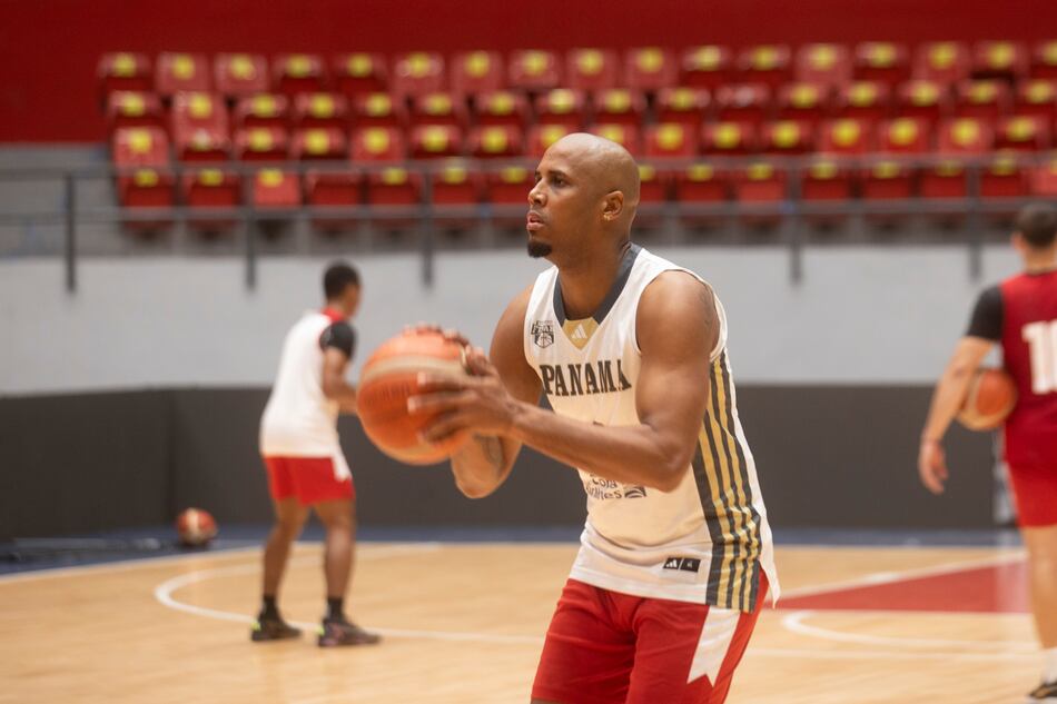 Panamá define su futuro en el Americup contra Paraguay