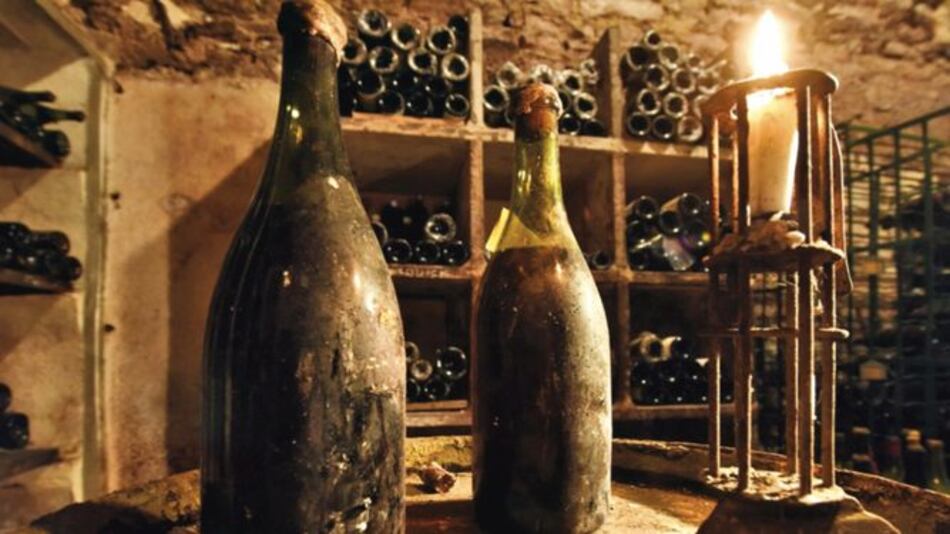 Éxito en subasta de vinos más viejos