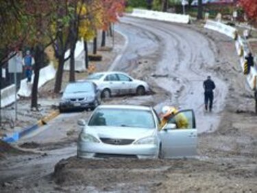 Cae lluvia y nieve en California, hay deslaves