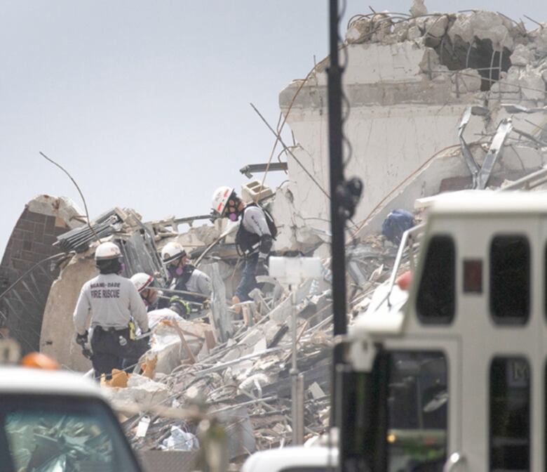 El edificio que colapsó en Miami se había hundido unos dos milímetros al año, entre 1993 y 1999, según estudio