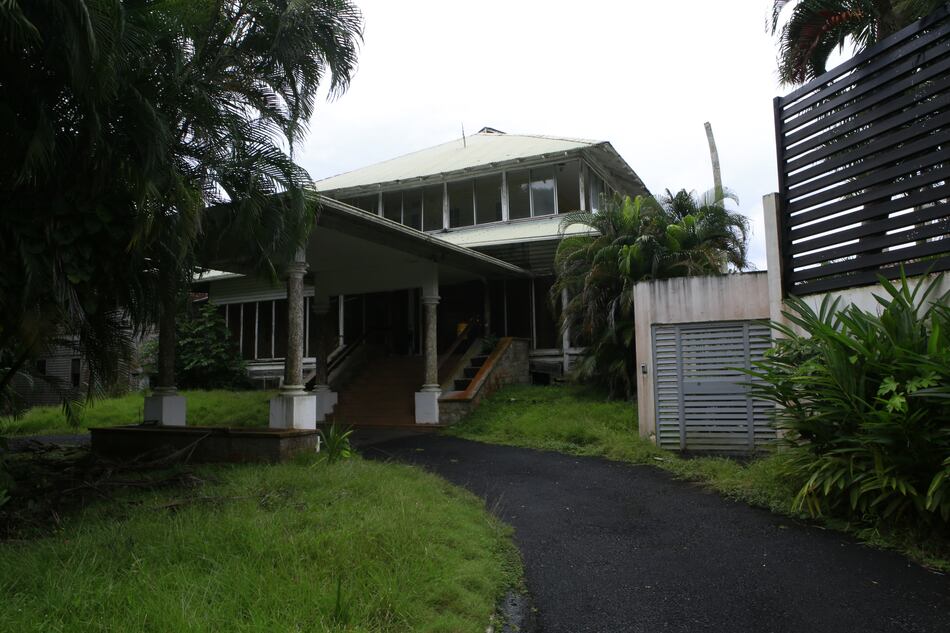 ‘¿Quién va a jugar tenis en la villa diplomática?’