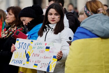 Madrid, Nueva York, La Haya... miles de personas salen a las calles para pedir a Putin que detenga la ‘locura’ de la guerra