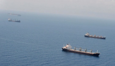 Hutíes dicen estar en contacto con la Unión Europea para garantizar el paso de buques en mar Rojo