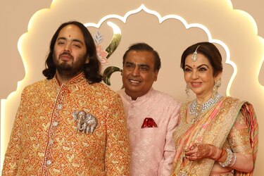 Finaliza la extravagante boda del hijo del hombre más rico de Asia