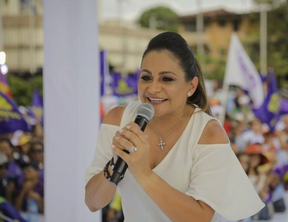 En la sala con... Yamy de Blandón