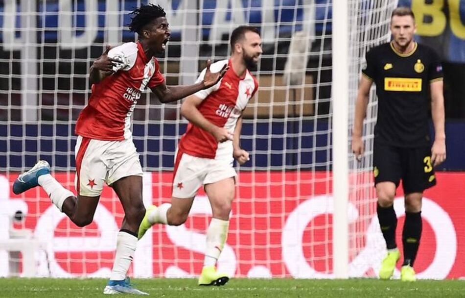 El Inter y Lyon debutan en la Champions con decepcionantes empates en casa