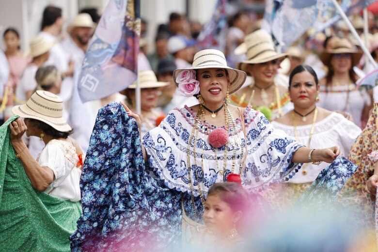 Alta afluencia en el Casco Peatonal pese a restricciones