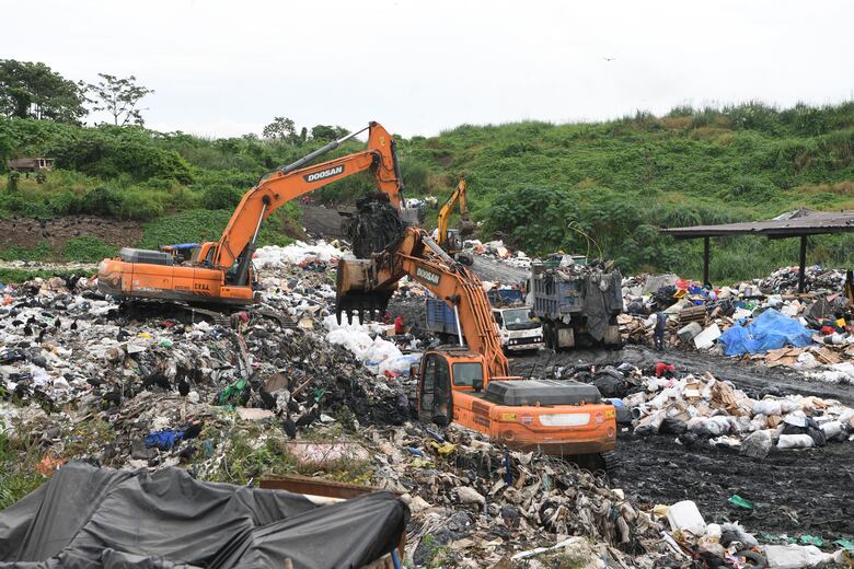 Urgente llamado de la AAUD: sin tratamiento de lixiviados, cerro Patacón amenaza fuentes de agua