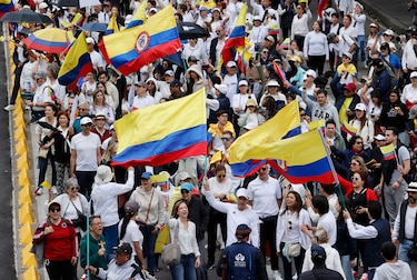 Miles de colombianos salieron a las calles de Bogotá contra la violencia política
