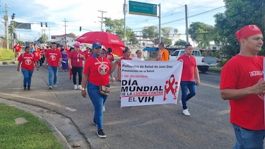 Realizan caminata en la que piden un trato igualitario para personas que viven con VIH
