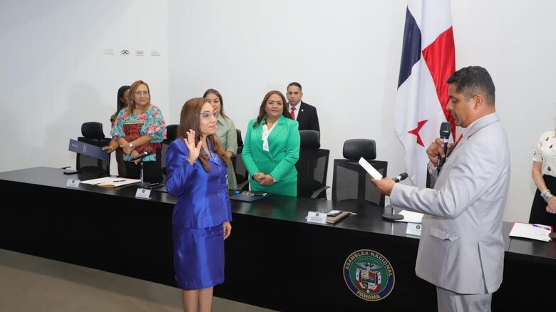 Asamblea pagó boletos aéreos para que tres diputados asistieran a congreso evangélico en Uruguay