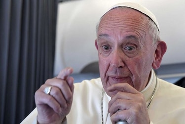 El papa Francisco reconoce retraso en resolver 2 mil casos de abuso sexual
