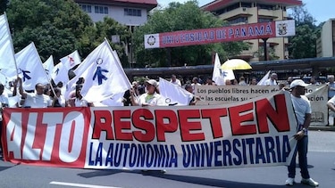 Autoridades universitarias promovieron 'cadena humana'