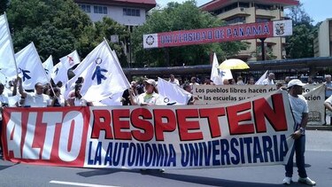 Autoridades universitarias promovieron 'cadena humana'