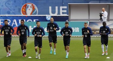 Francia busca poner fin a 36 años de fracasos para el país anfitrión