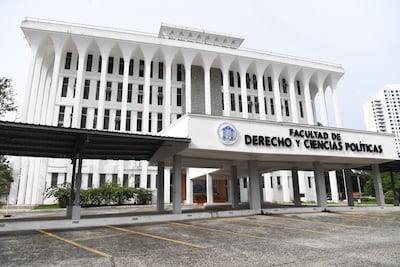 Ensayo de Interpretación del Artículo IV de La Constitución Política de Panamá de 1972