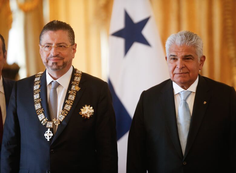 Presidente Mulino impone máxima condecoración a su homólogo de Costa Rica, Rodrigo Chaves Robles