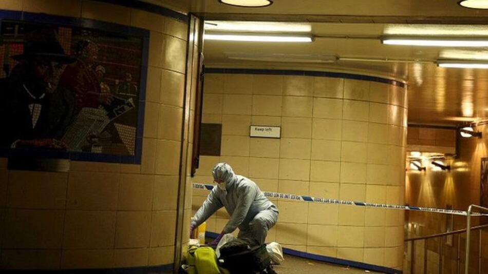 Al menos tres heridos en un ataque con cuchillo en el metro de Londres