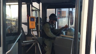 Operadores del Metro Bus cierran las vías Transístmica y Tumba Muerto; decretan paro de labores