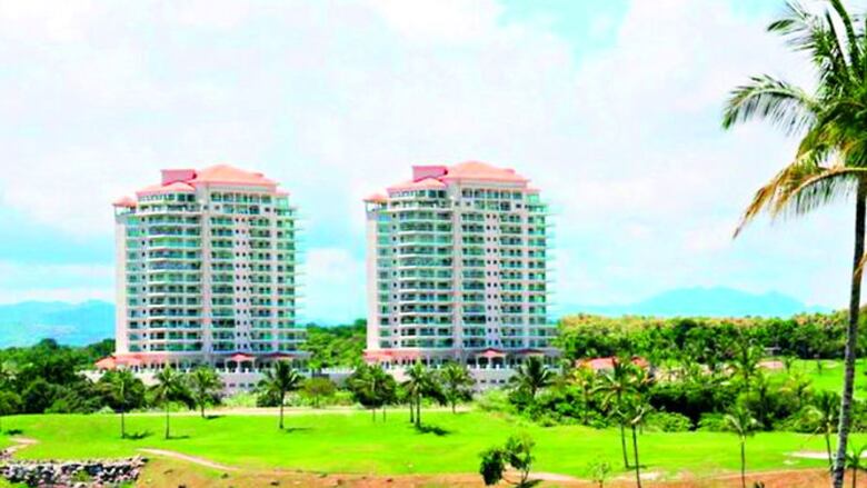 Hijo de exministro, entre lujos y millones