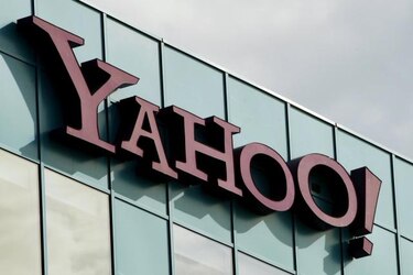 Yahoo despide a su consejera delegada