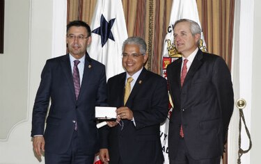 Presidente del Barcelona espera aumentar la relación deportiva con Panamá