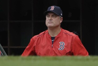 Medias Rojas despiden al mánager John Farrell