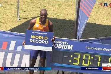 Joven supera a Usain Bolt, Michael Johnson y Van Niekerk como el hombre más rápido en los 300