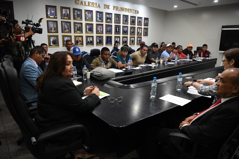 Asamblea y Sitraibana logran acuerdo para reabrir vías; otros grupos seguirán con bloqueos en Bocas del Toro