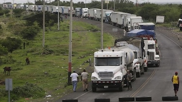Cancillería activa centro para atender a transportistas panameños en Nicaragua