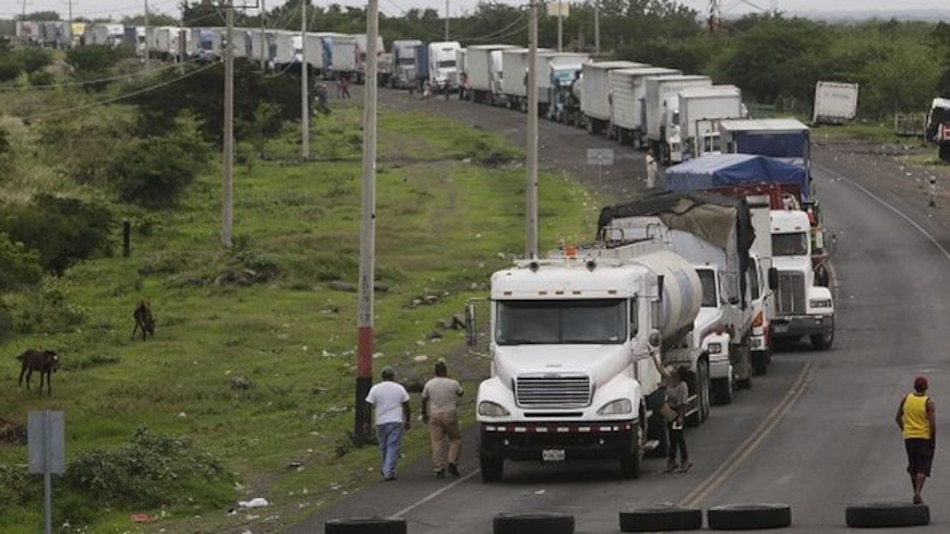 Cancillería activa centro para atender a transportistas panameños en Nicaragua