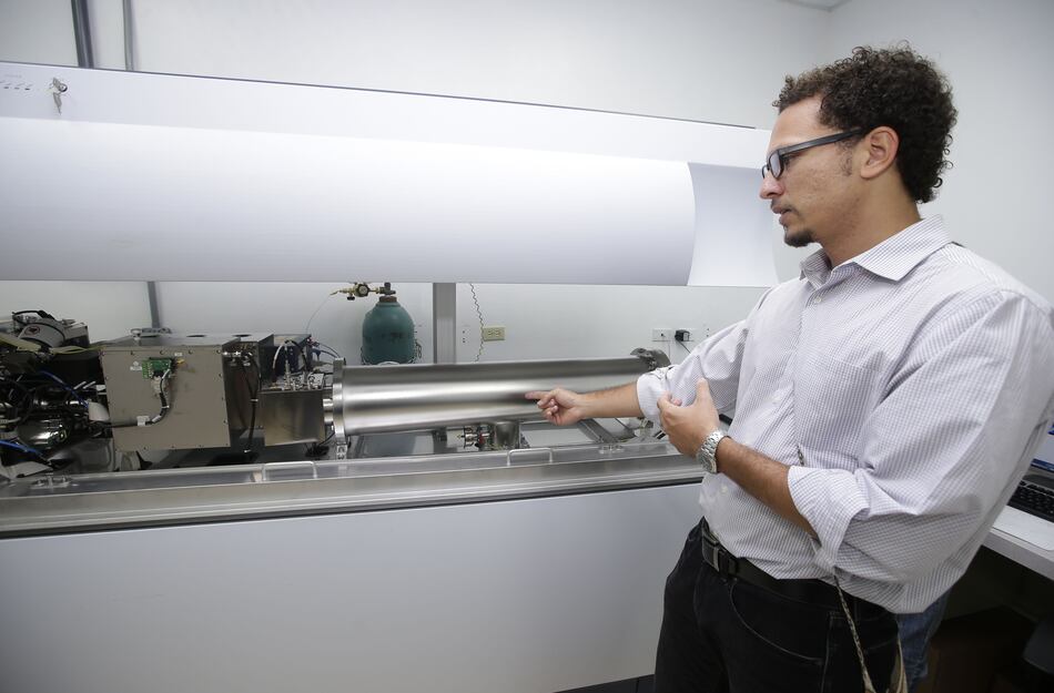 Sociedad internacional de ingenieros biomédicos distingue a investigador de Indicasat Rolando Gittens