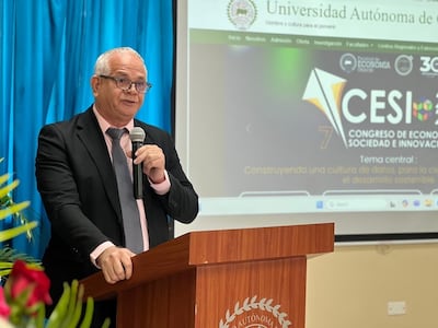 Pedro González asume la rectoría interina de la Unachi tras la salida de Medianero de Bonagas 
