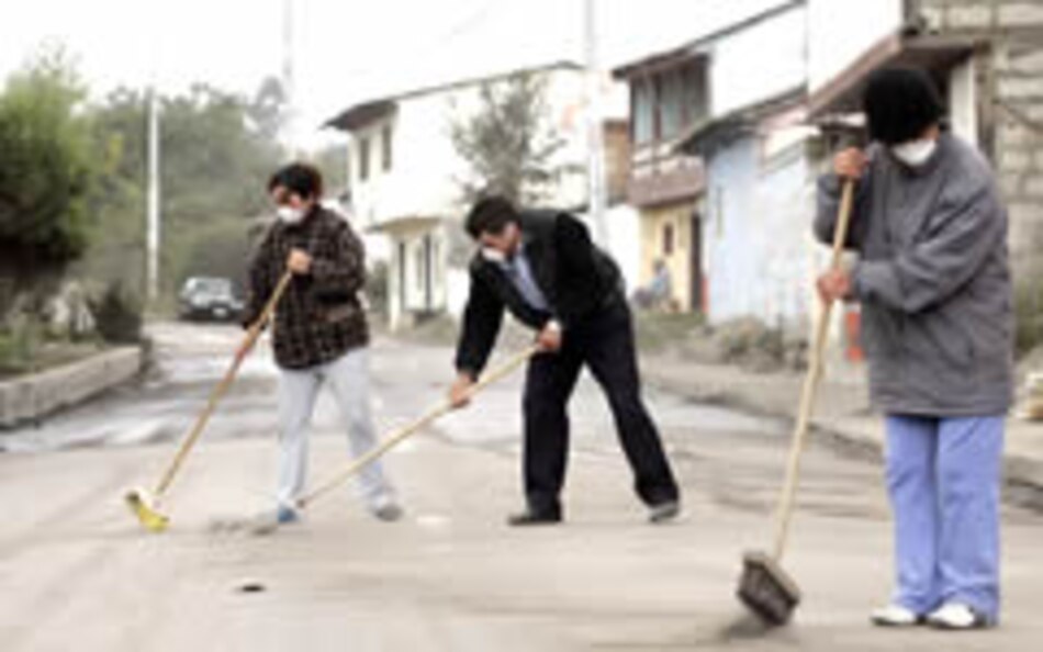 Volcán Tungurahua sigue en descenso