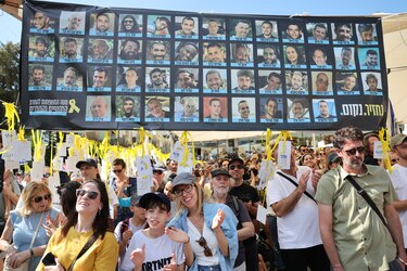 El hijo que volvió de los túneles: la historia de Eitan Horn