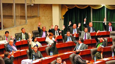 Ejecutivo reconsidera objeción de ley que regula compra de medicamentos