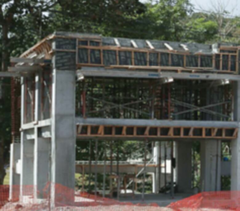 Llaman a licitación de segundo puente peatonal para la UTP