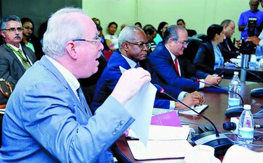 Ayú Prado amenaza con aplazar vigencia de carrera judicial