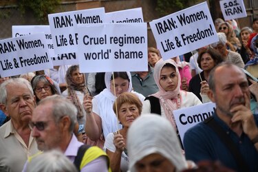 ONG elevan a 185 los muertos en protestas en Irán y denuncian el asesinato extrajudicial de una adolescente