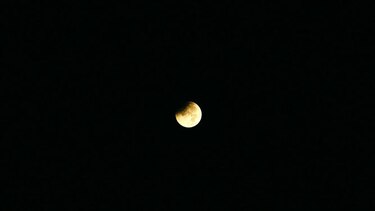 Noche con luna de ‘sangre’
