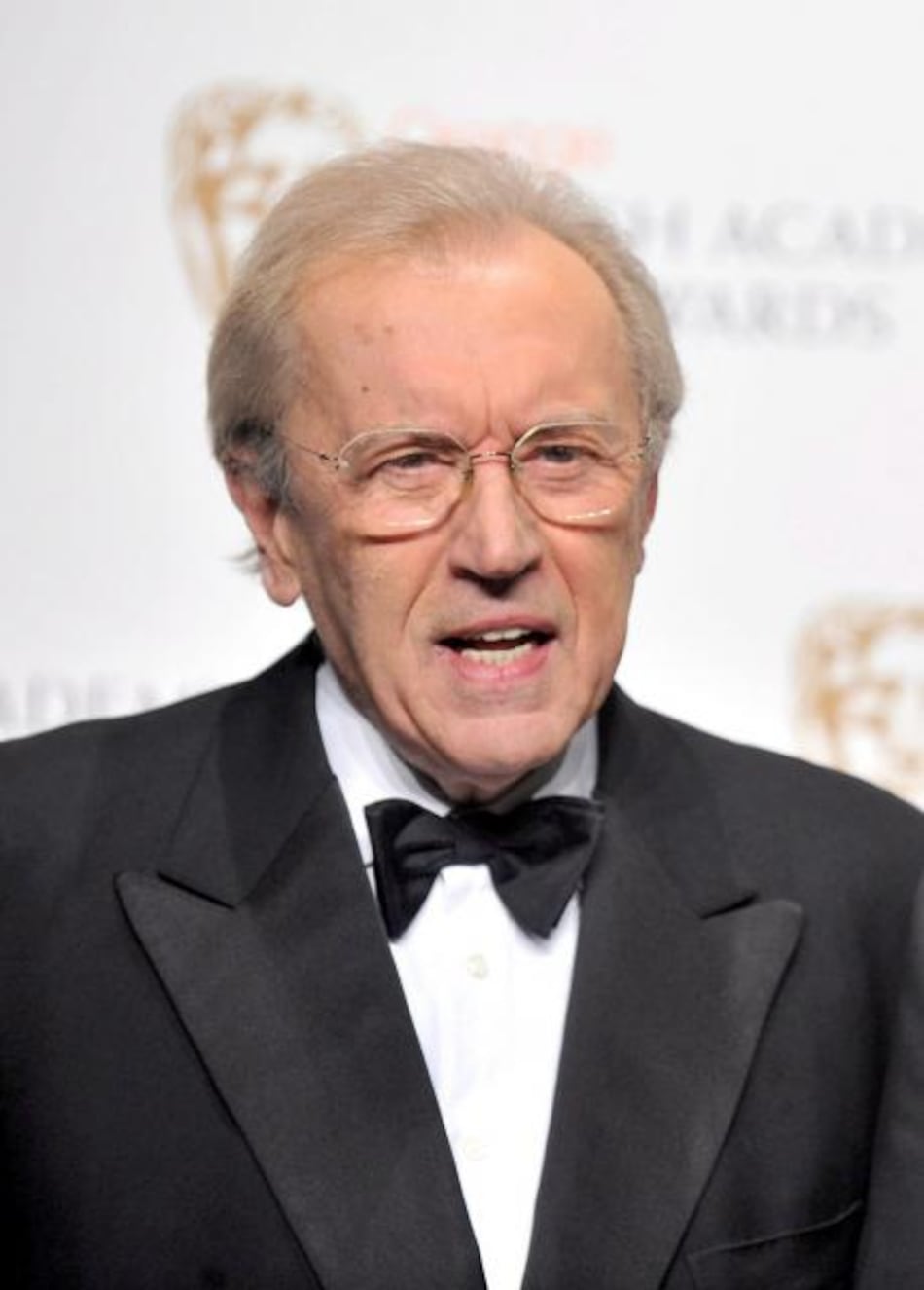 Fallece David Frost, el periodista británico que acorraló a Nixon
