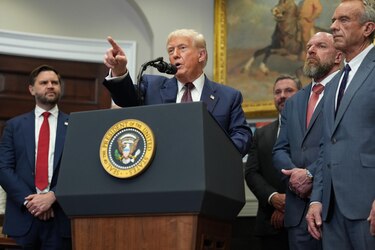 Donald Trump anuncia que Estados Unidos atacó a un barco cargado con drogas proveniente de Venezuela