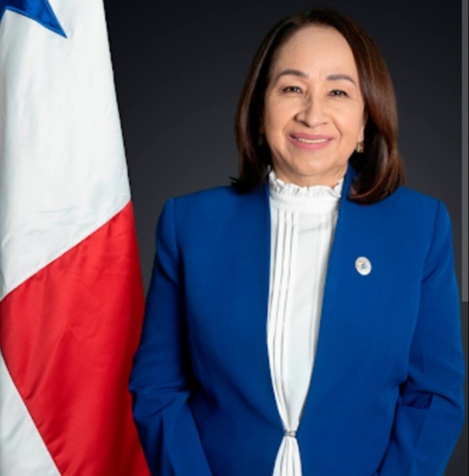 En medio de pugnas, Udelas elige ahora a Nicolasa Terreros como nueva rectora