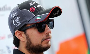 Piloto mexicano de F1 rompe con patrocinador por 'tweet' sobre muro de Trump