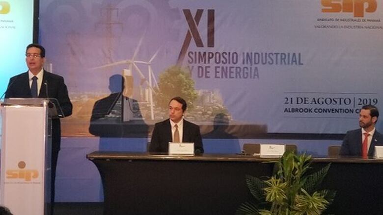 Industriales analizan realidad y futuro de la energía