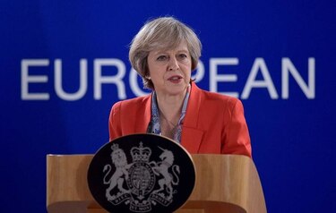 Parlamento británico aprueba controvertida ley de vigilancia